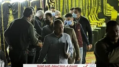 شاهد.. عزاء الفنان الراحل فايق عزب بحضور أفراد العائلة وتغيب الفنانين (صور) 