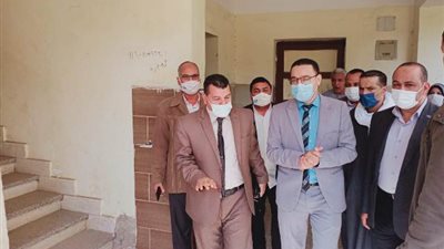 معاون محافظ بني سويف يراجع الالتزام بإجراءات 