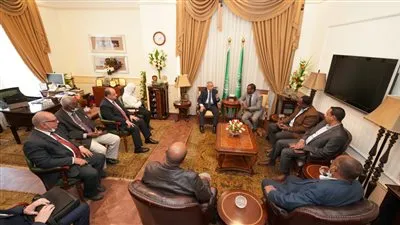 وزير النقل السوداني يلتقي رئيس الأكاديمية العربية للعلوم والتكنولوجيا بالإسكندرية