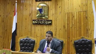 مدير عام التعليم الفني بالقاهرة يجتمع بموجهي العموم