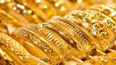 أسعار الذهب تهوي إلى أدني مستويتها في خمس شهور 