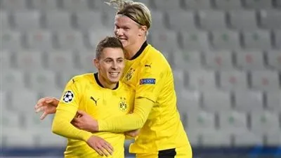 لابورتا يعد جماهير برشلونة بضم هالاند