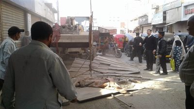 إزالة ورفع 504 حالة إشغالات وتعديات على أرصفة شوارع الواسطى ببني سويف (صور)