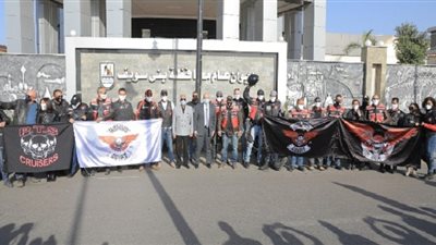 محافظ بني سويف يلتقي فريق 