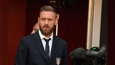 دي روسي وفان دير فارت يشاركان في سحب قرعة تصفيات أوروبا لكأس العالم