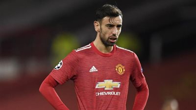 فيرنانديز ينافس نجم تشيلسي على جائزة لاعب الشهر في الدوري الانجليزي