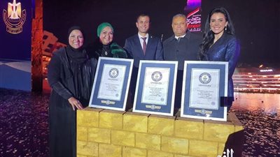الوزراء ونجوم الفن والمشاهير يحتفلون بتسجيل صندوق تحيا مصر لرقم قياسي جديد