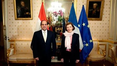 على هامش زيارته لباريس.. تفاصيل لقاء السيسي ووزيرة الدفاع الفرنسية 