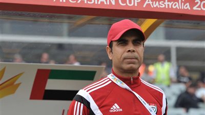 مهدي علي يقترب من قيادة المنتخب الإماراتي
