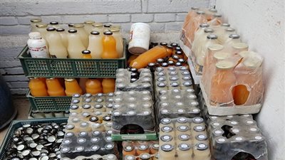 ضبط مصنع تعبئة عصائر 