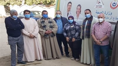 كشف وعلاج بالمجان.. قافلة طبية تفحص 1106 مريضًا ببني سويف (صور)