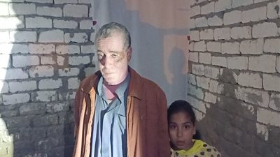 بعد تداول صوره.. عم احمد بائع المناديل: مراتي خلعتني وطردتني وقالتلي 