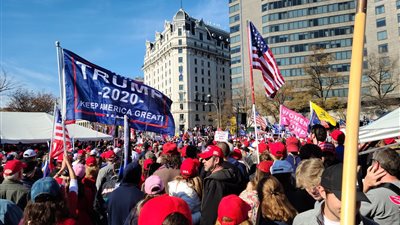 مسيرات لأنصار ترامب.. مستجدات الأوضاع السياسية في الولايات المتحدة
