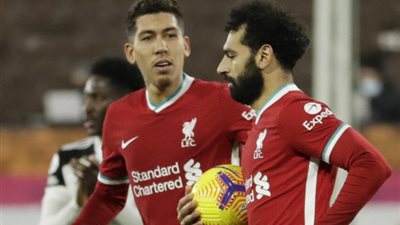 صلاح ينافس 6 نجوم على جائزة لاعب العام في إنجلترا