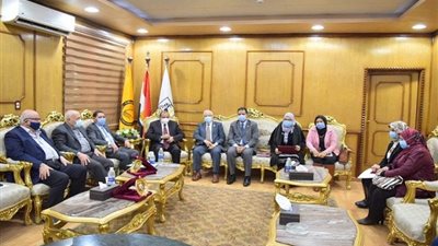 رئيس جامعة بني سويف يوقع بروتوكول تعاون مع الهيئة القومية للاستشعار عن بعد