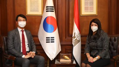 وزيرة التعاون الدولي تبحث مع سفير كوريا الجنوبية بالقاهرة المساهمات الطبية المقدمة لمصر