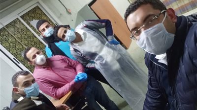 مدير مستشفى: مش طبيعي أطلع واحد من تحت سرير والدته بـ