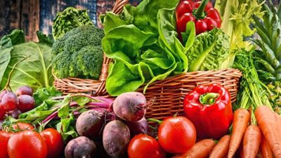 تراجع الطماطم .. أسعار الخضروات والفاكهة اليوم الأحد 20-12-2020