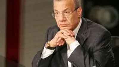 شاهد.. عادل حمودة: الناخب الأمريكي والأطقم الطبية شخصية عام 2020 عالميًا 