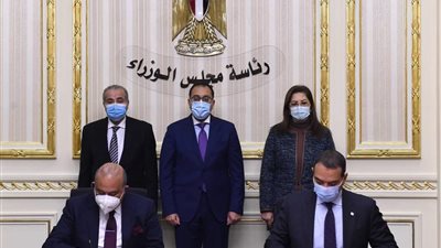 مدبولي يشهد توقيع بروتوكول تعاون بين جهاز تنمية التجارة الداخلية وصندوق مصر السيادي