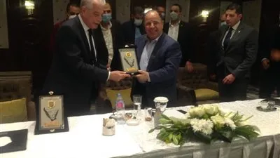 وزير المالية يتواصل مع محافظ البنك المركزى لتذليل العقبات أمام القطاع السياحى