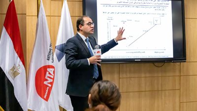 نائب وزير المالية يلتقي بمتدربي الدفعة الثالثة من البرنامج الرئاسي لتأهيل التنفيذيين للقيادة