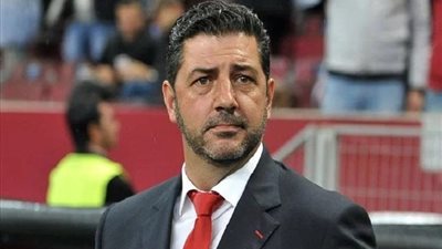 النصر السعودي يتكبد خسائر مالية ضخمة بعد إقالة فيتوريا