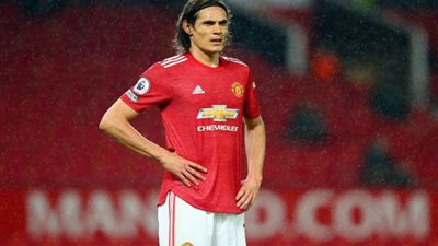 كافاني يعلق على عقوبة إيقافه 3 مباريات