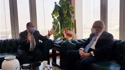 وزير المالية يجتمع بالسفير الإيطالي .. ويؤكد 
