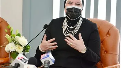 س و ج.. وزيرة الصناعة ترد على كافة التساؤلات حول مبادرة إحلال المركبات القديمة بآخري جديدة؟