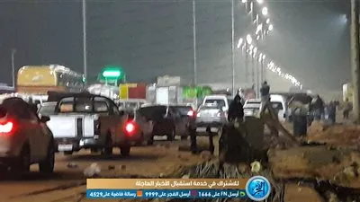 شبورة وانعدام للرؤية.. شاهد ازدحام السيارات أمام بوابة طريق مصر إسماعيلية الصحراوي (صور)