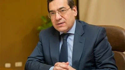 وزير البترول: إحلال 70 ألف سيارة هذا العام لتعمل بالغاز (فيديو)