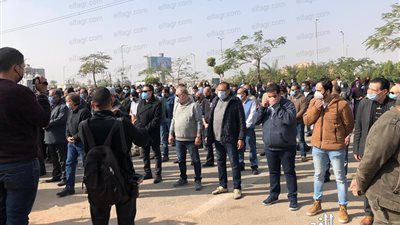 بحضور أشرف زكي وأفراد العائلة.. صلاة الجنازة على الفنان هادي الجيار