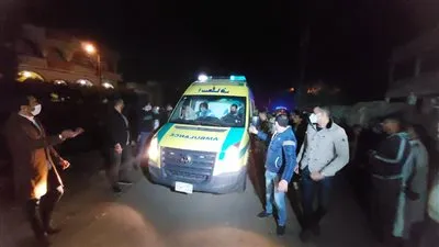 وسط الهتافات المنددة بالإرهاب.. تشييع جثمان شهيد سيناء بمسقط رأسه في إيتاي البارود (صور)