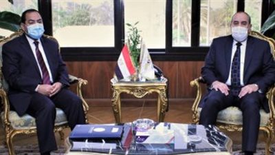 وزير الطيران المدنى يستقبل رئيس الجهاز المركزى للتنظيم و الإدارة