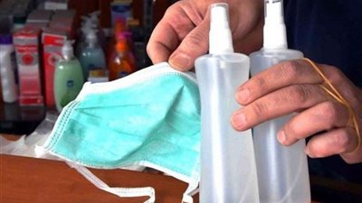 هل يجوز إخراج الزكاة في صورة كمامات ومواد تعقيم؟.. عالم بالأوقاف يجيب (فيديو)