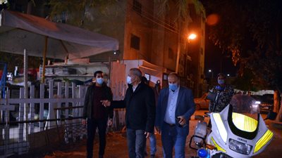 محافظ القليوبية يحرر 8 محاضر للمحال المخالفة لمواعيد الغلق