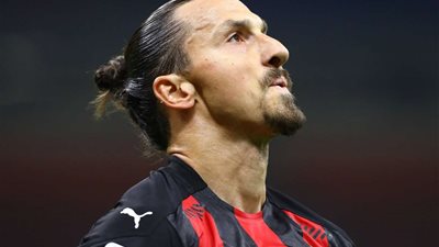 الظاهرة رونالدو: كريستيانو لاعب مختلف.. وإبراهيموفيتش فريد من نوعه