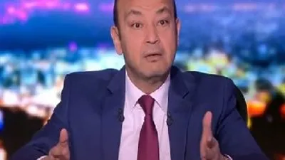 بعد التورتة الجنسية.. عمرو أديب يداعب جمهوره بسبب الحلويات (فيديو)