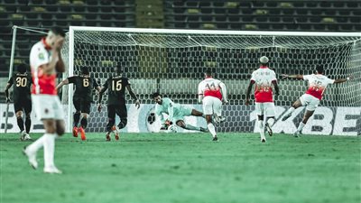 مدرب الأهلي السابق يعلق على قرار إيقاف 