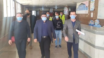 نائب محافظ بني سويف يتابع المنظومة الصحية بمستشفيي ناصر والصدر (صور)