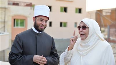 علاقة أسامة الأزهري بـ