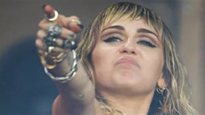 مايلي سايرس تتعرض للسرقة في لوس أنجلوس