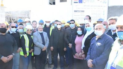 محافظ الشرقية يُتابع أعمال إنشاء محطة معالجة مياه الصرف الصحي بالصوالح 