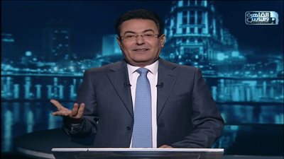 برلماني يطالب بإصدار جواز سفر دبلوماسي لأزواج النائبات.. وإعلامي يرد (فيديو)