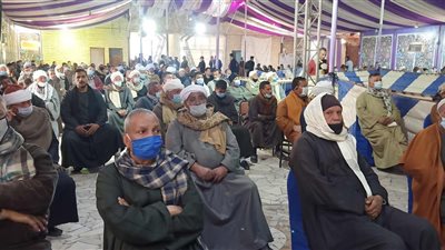 بالكمامة والكحول.. استعدادات مكثفة لإنهاء خصومة ثأرية في قنا (صور)