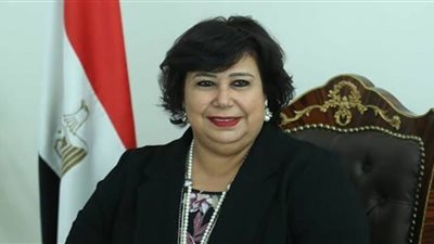عقب عرضها لفيلم تسجيلي.. رئيس البرلمان لوزيرة الثقافة: أدخلتي علينا البهجة والسرور