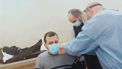 تطعيم 54 من الأطقم الطبية بلقاح كورونا في كفر الشيخ  