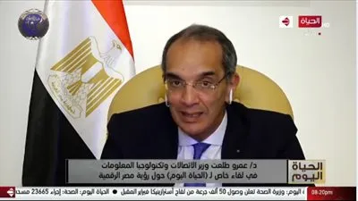 وزير الاتصالات يوضح الفارق بين مبادرة 