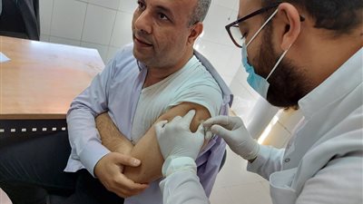 وكيل صحة الدقهلية يتلقى لقاح كورونا اليوم 